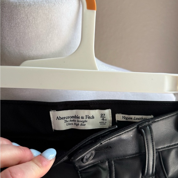 Abercrombie & Fitch Vegan Leather Pants - Picture 3 of 6